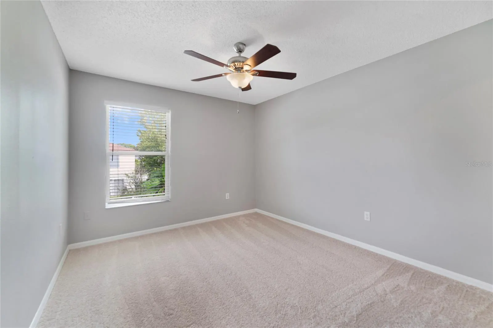 211 CANTERBURY CT