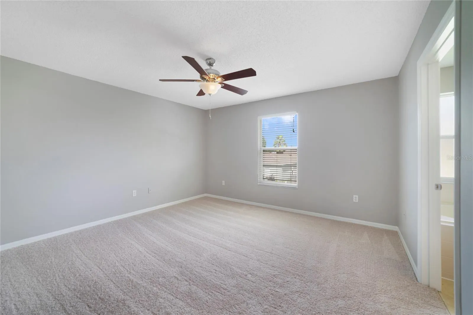 211 CANTERBURY CT