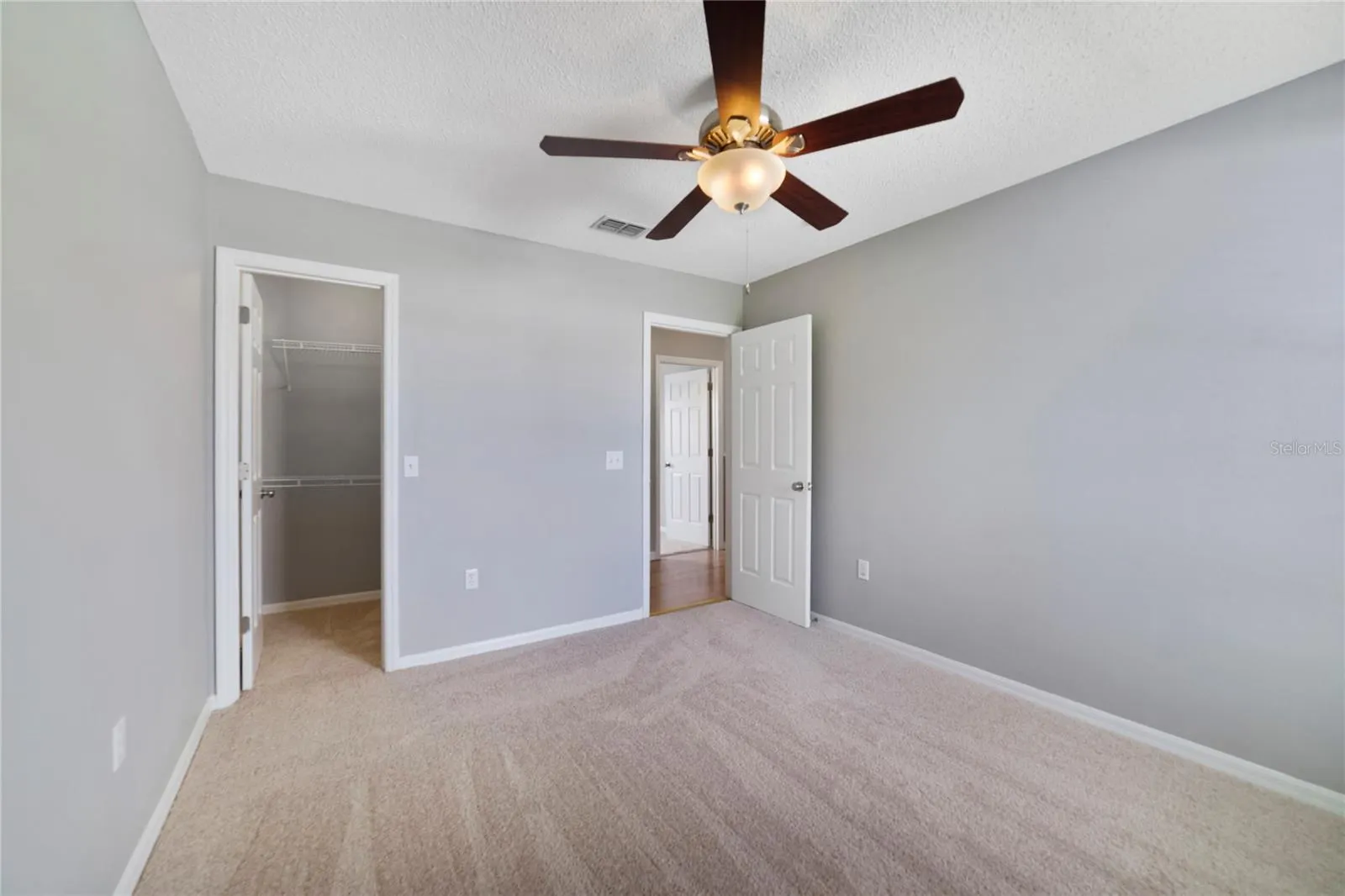 211 CANTERBURY CT