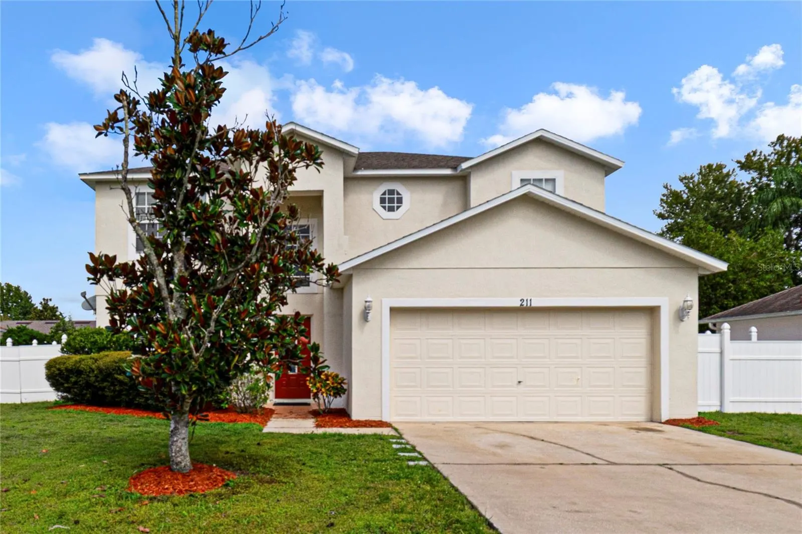211 CANTERBURY CT