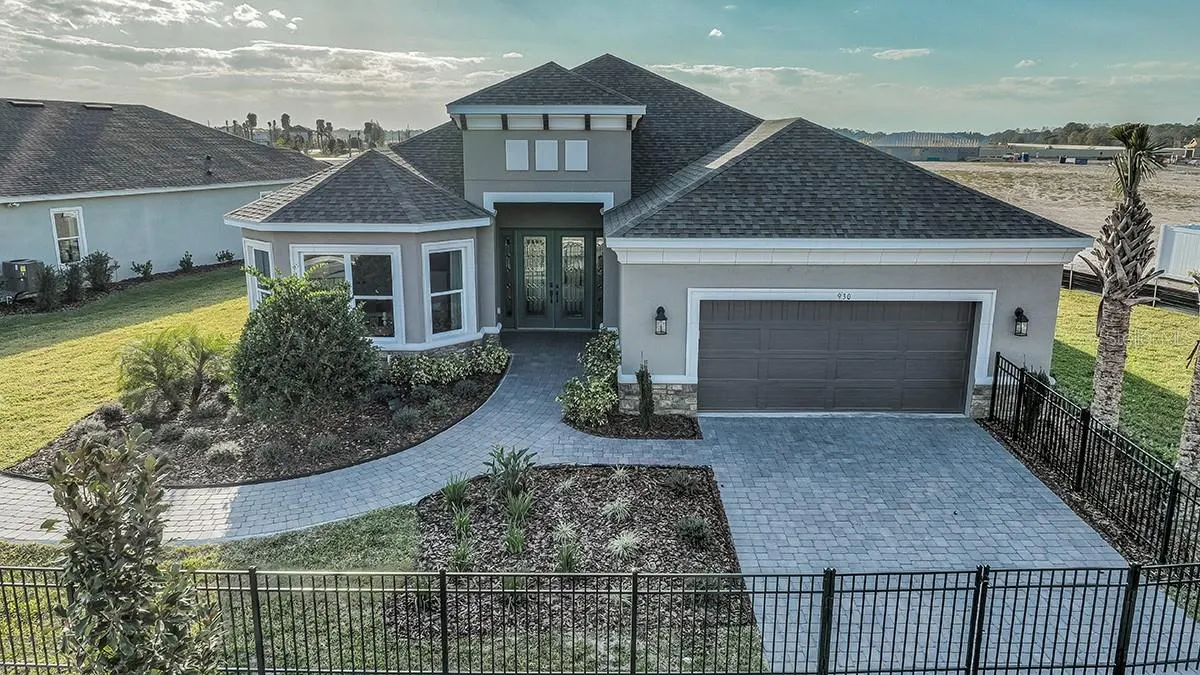 930 ARBOR GREEN TRL