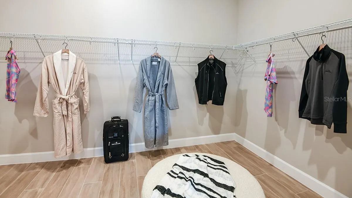 930 ARBOR GREEN TRL