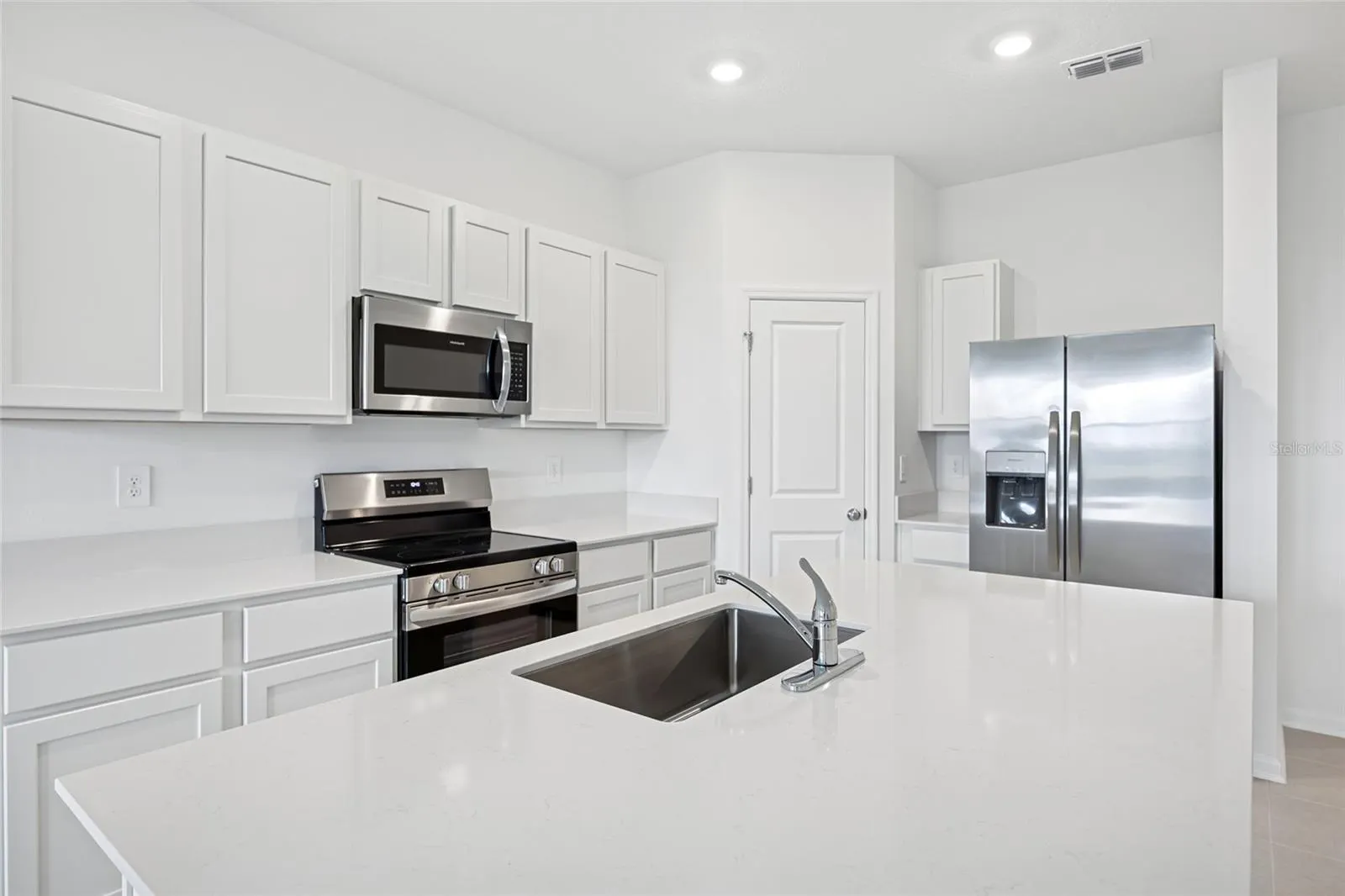 3007 MALOOF DR