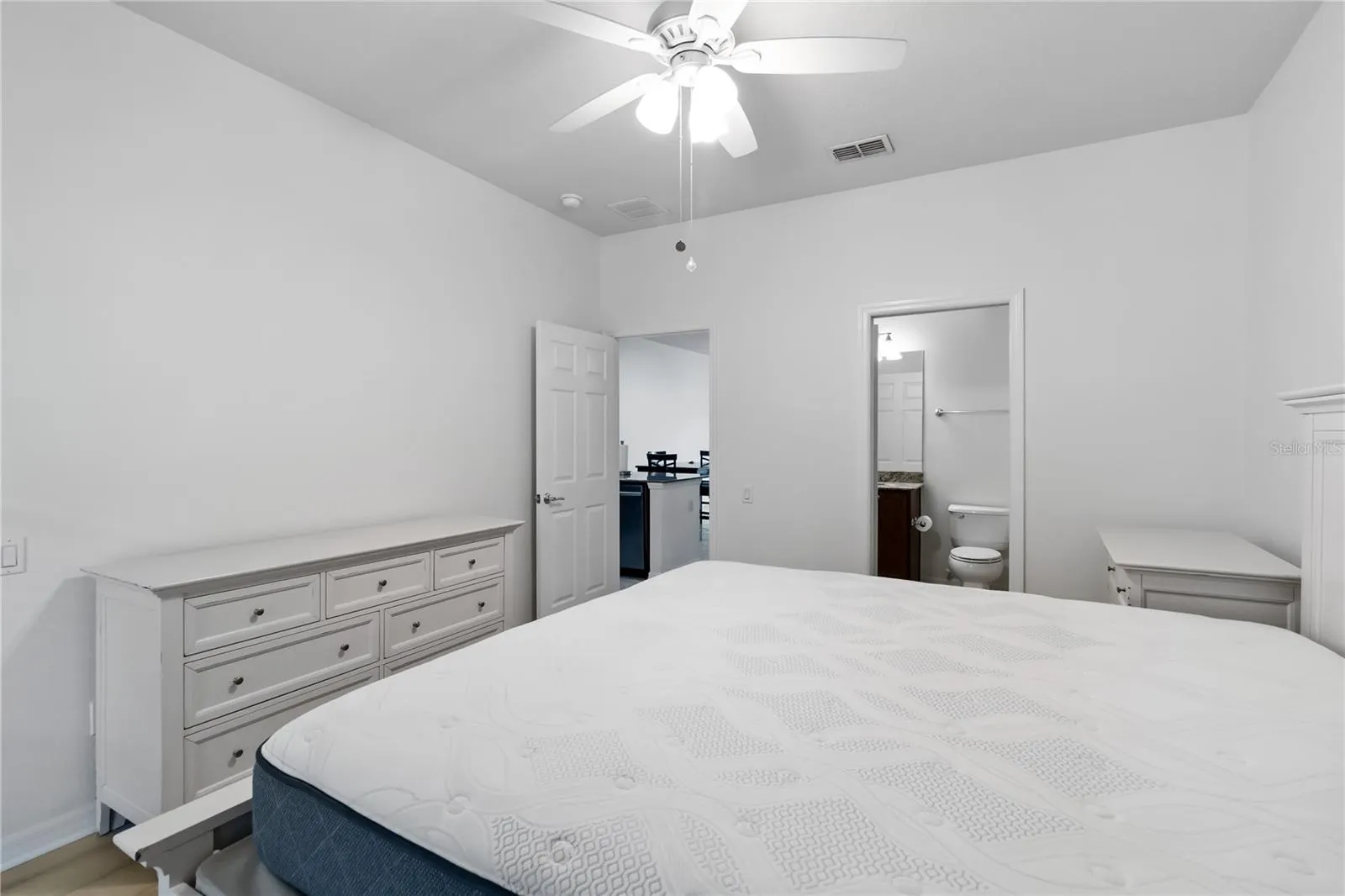 8681 LOWER VILLAGEWALK CIR