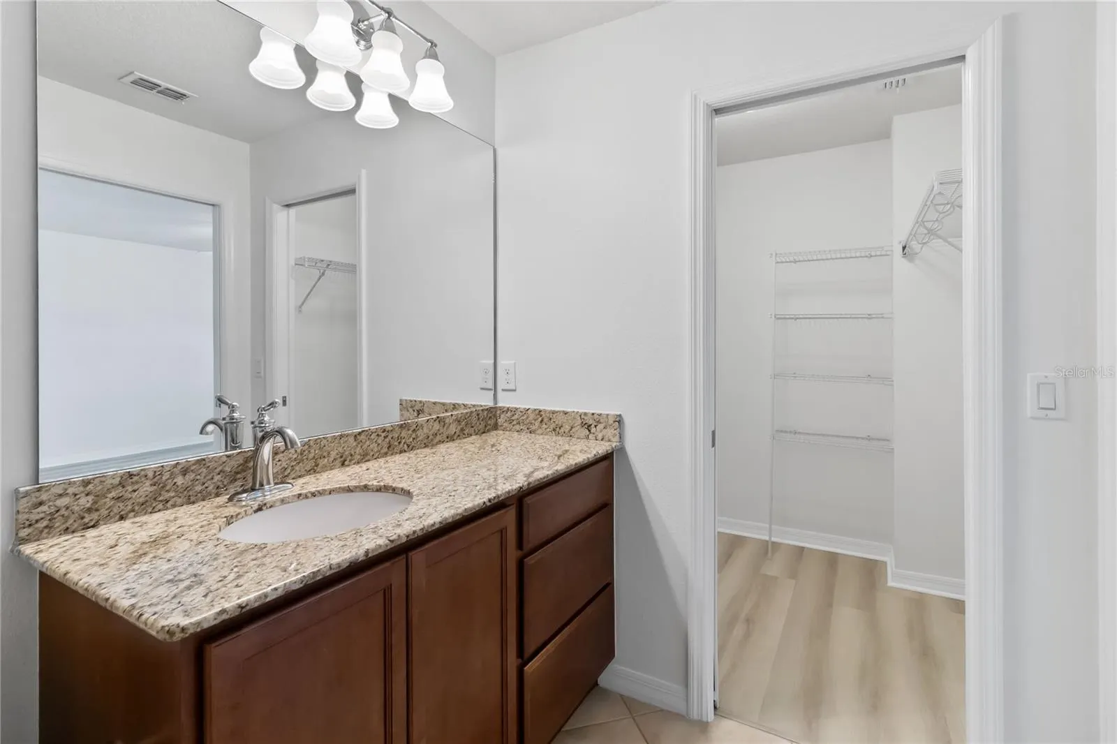 8681 LOWER VILLAGEWALK CIR