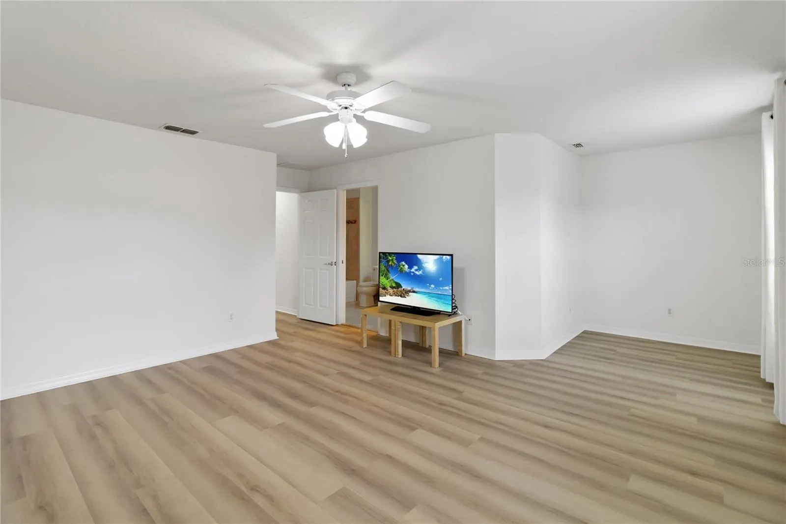 8681 LOWER VILLAGEWALK CIR
