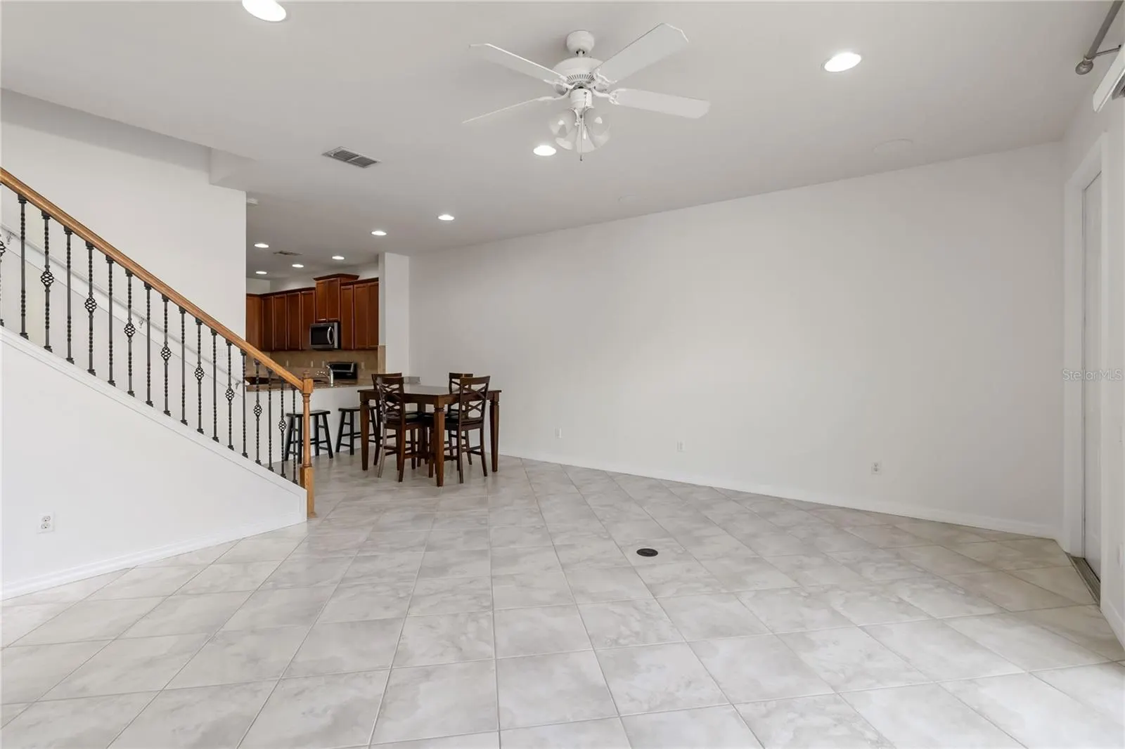 8681 LOWER VILLAGEWALK CIR