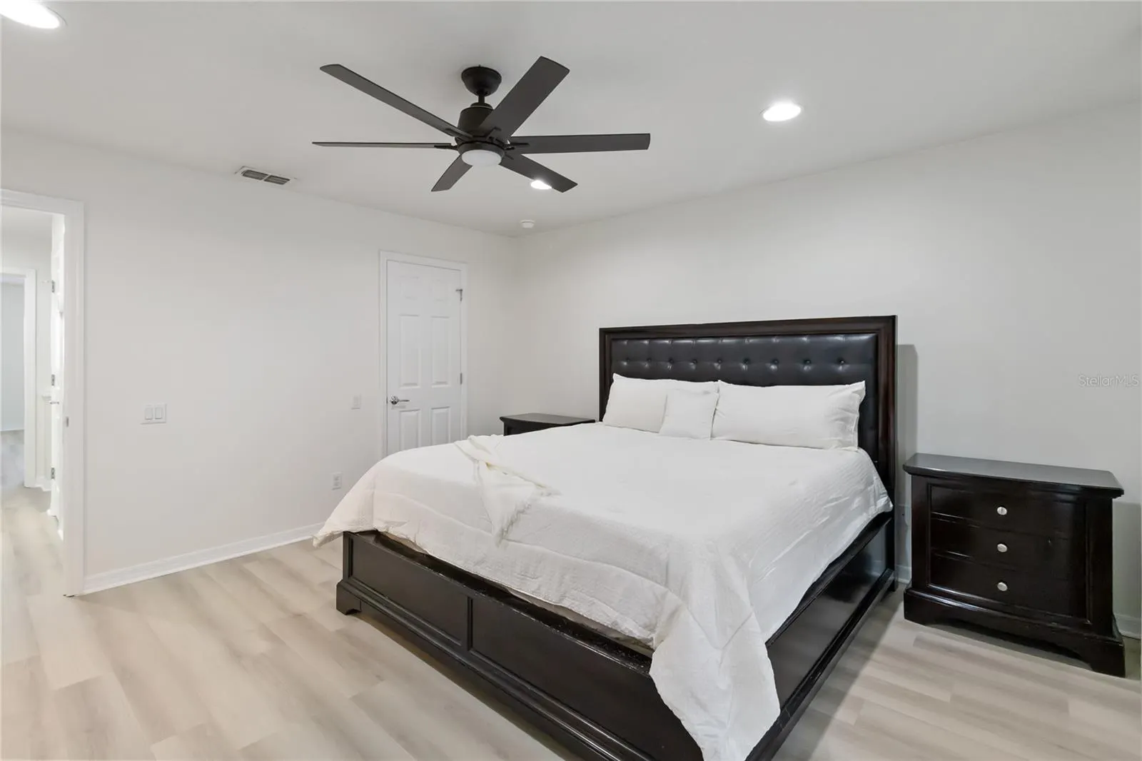 8681 LOWER VILLAGEWALK CIR