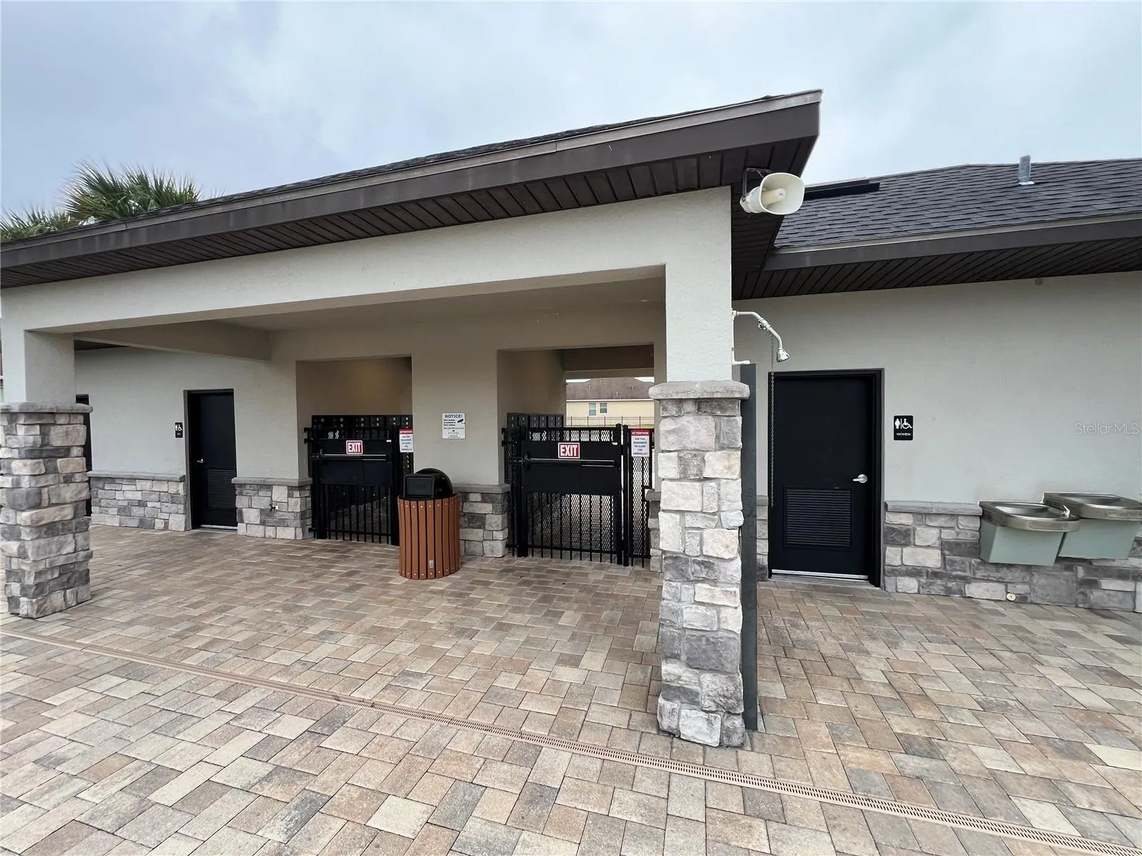 10229 LOVEGRASS LN