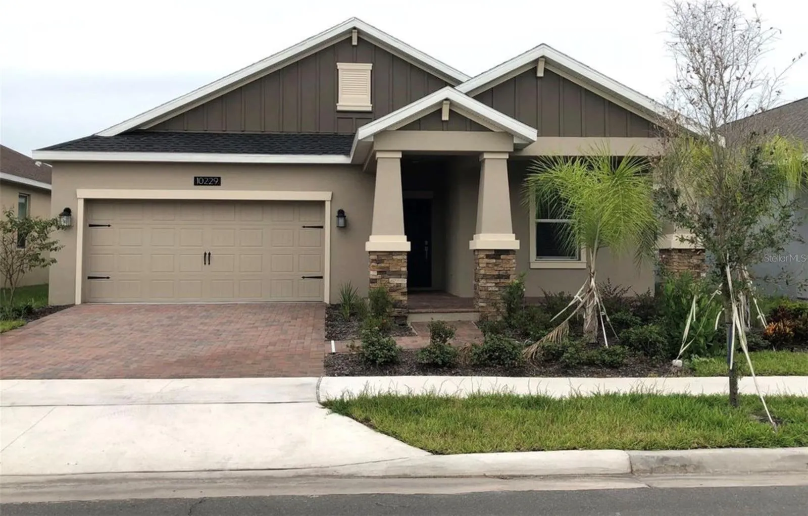 10229 LOVEGRASS LN