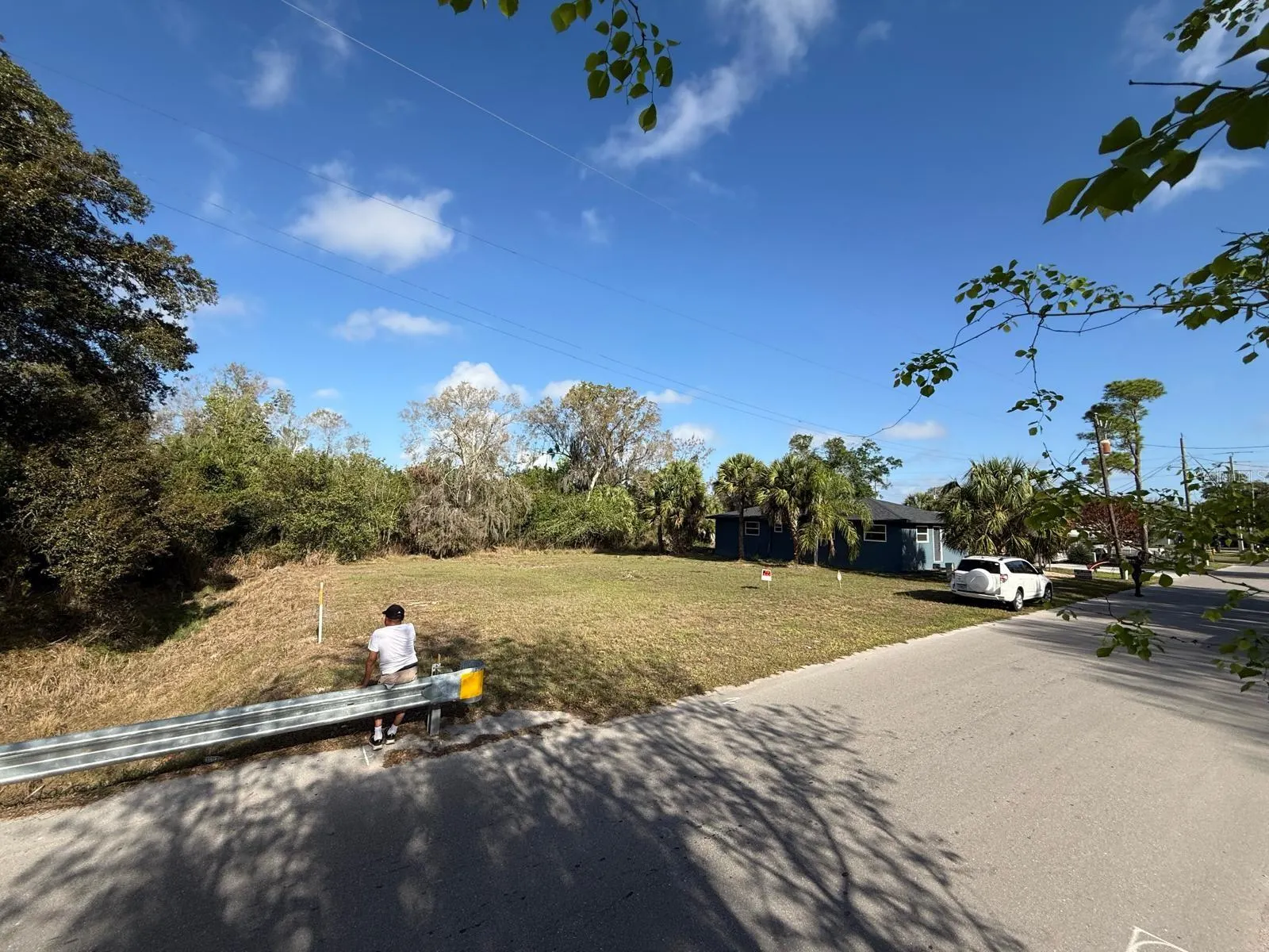 SINGLETON AVE