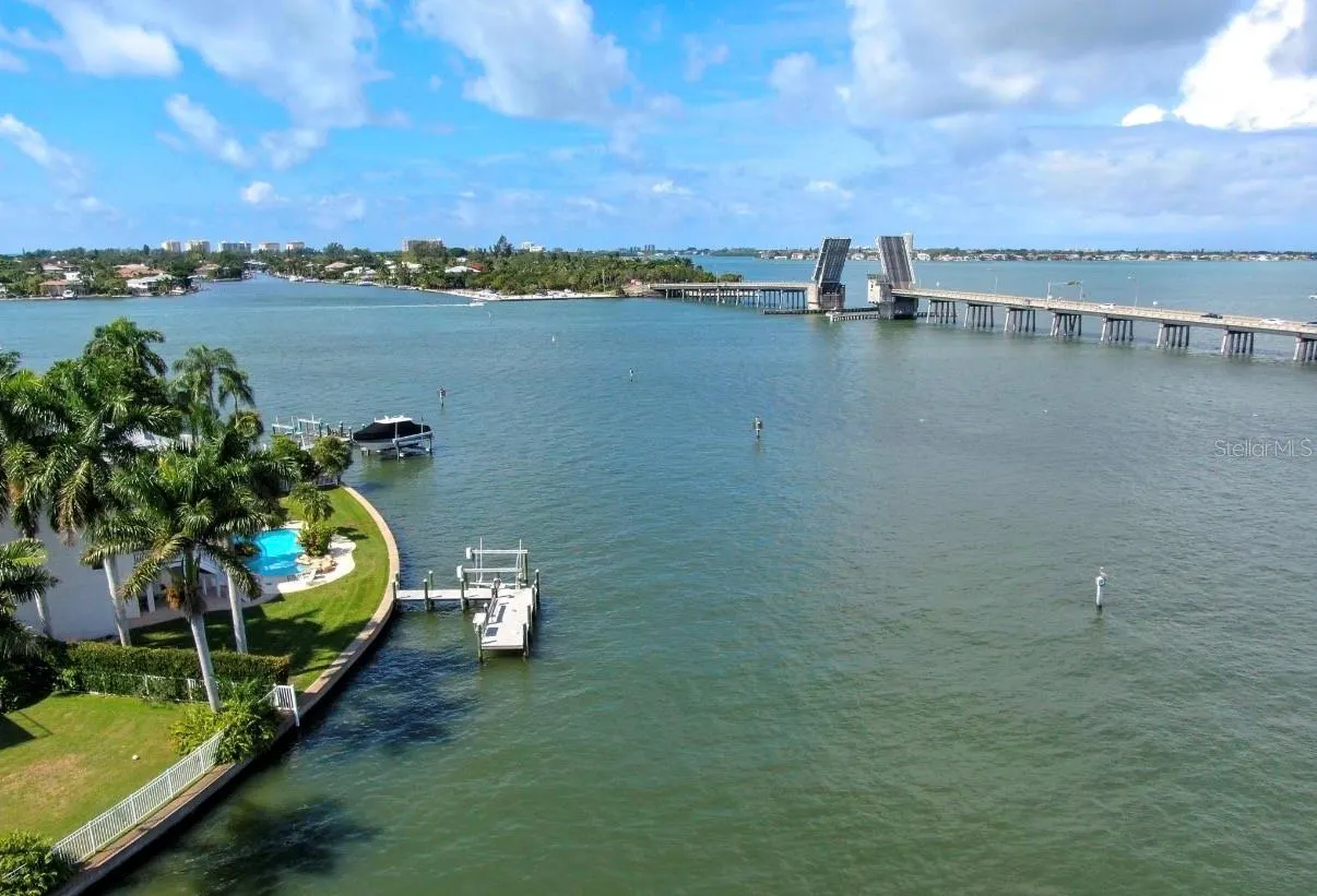 749 SIESTA DR