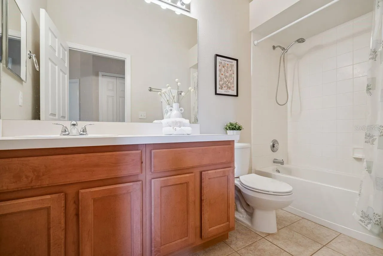 5345 LOS PALMA VISTA DR
