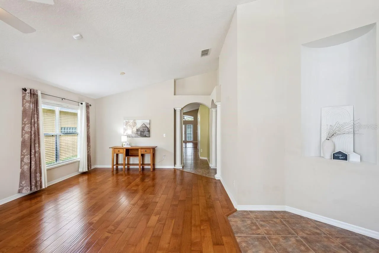 5345 LOS PALMA VISTA DR