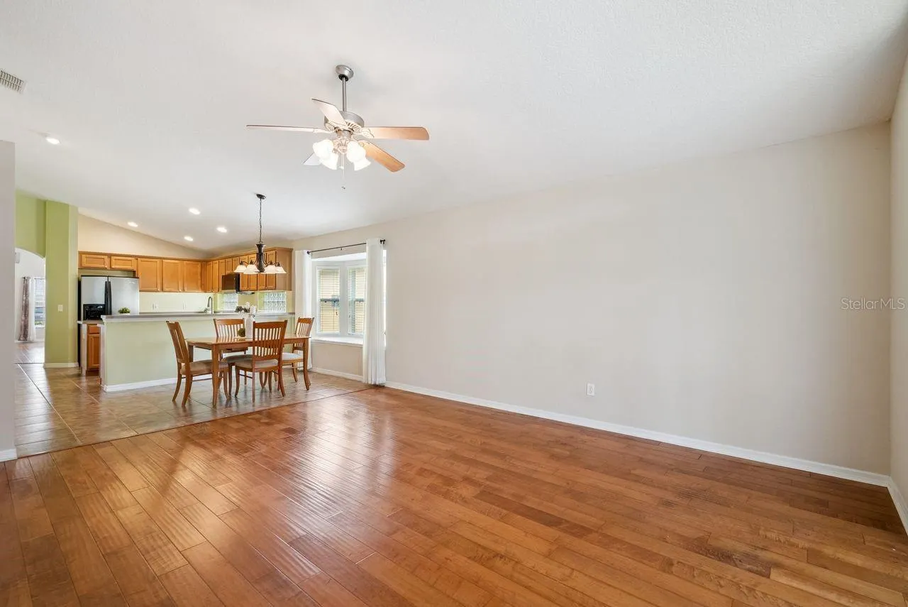 5345 LOS PALMA VISTA DR