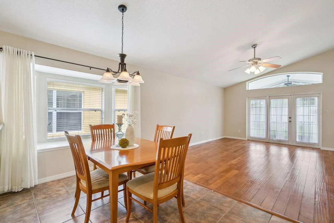 5345 LOS PALMA VISTA DR