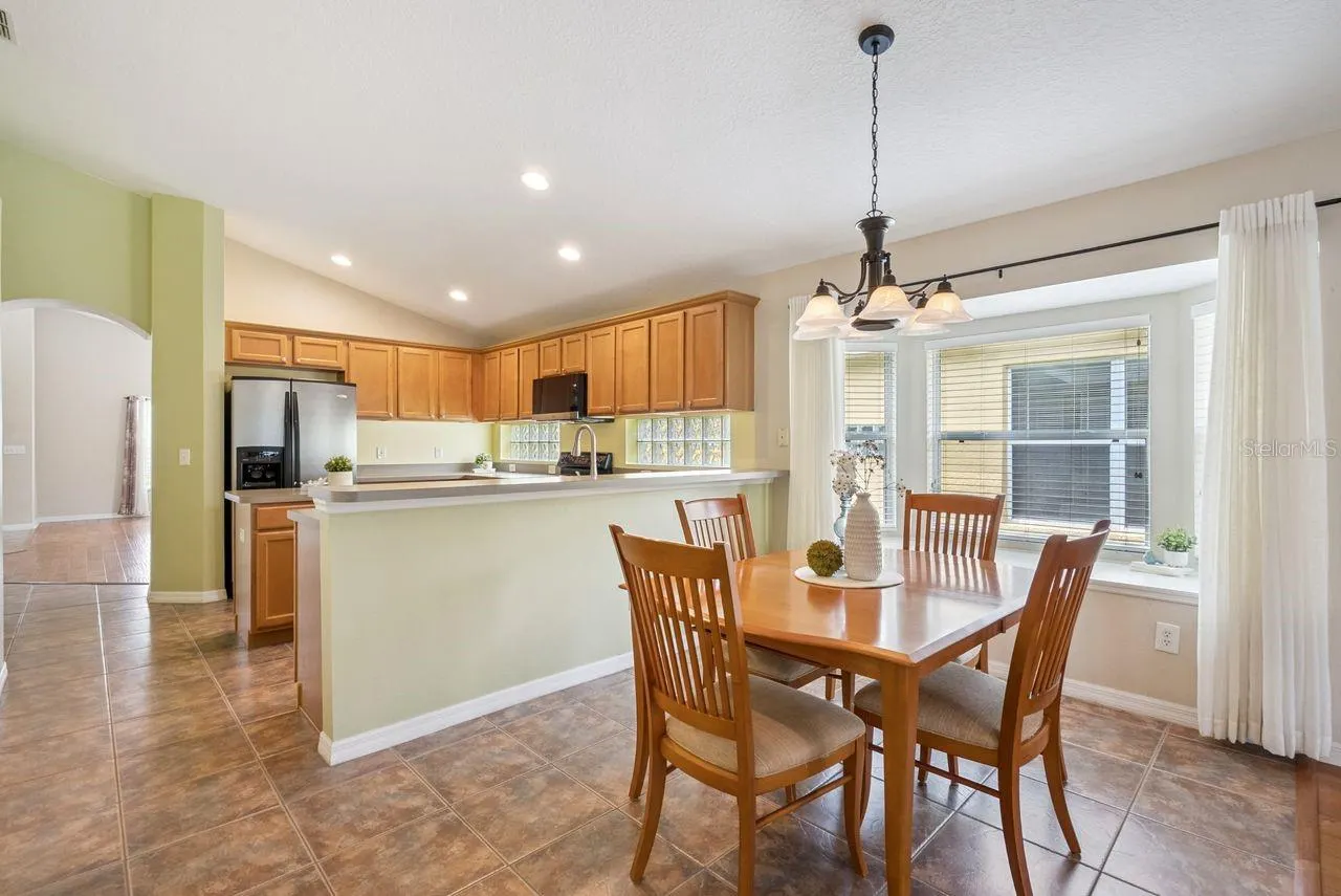 5345 LOS PALMA VISTA DR