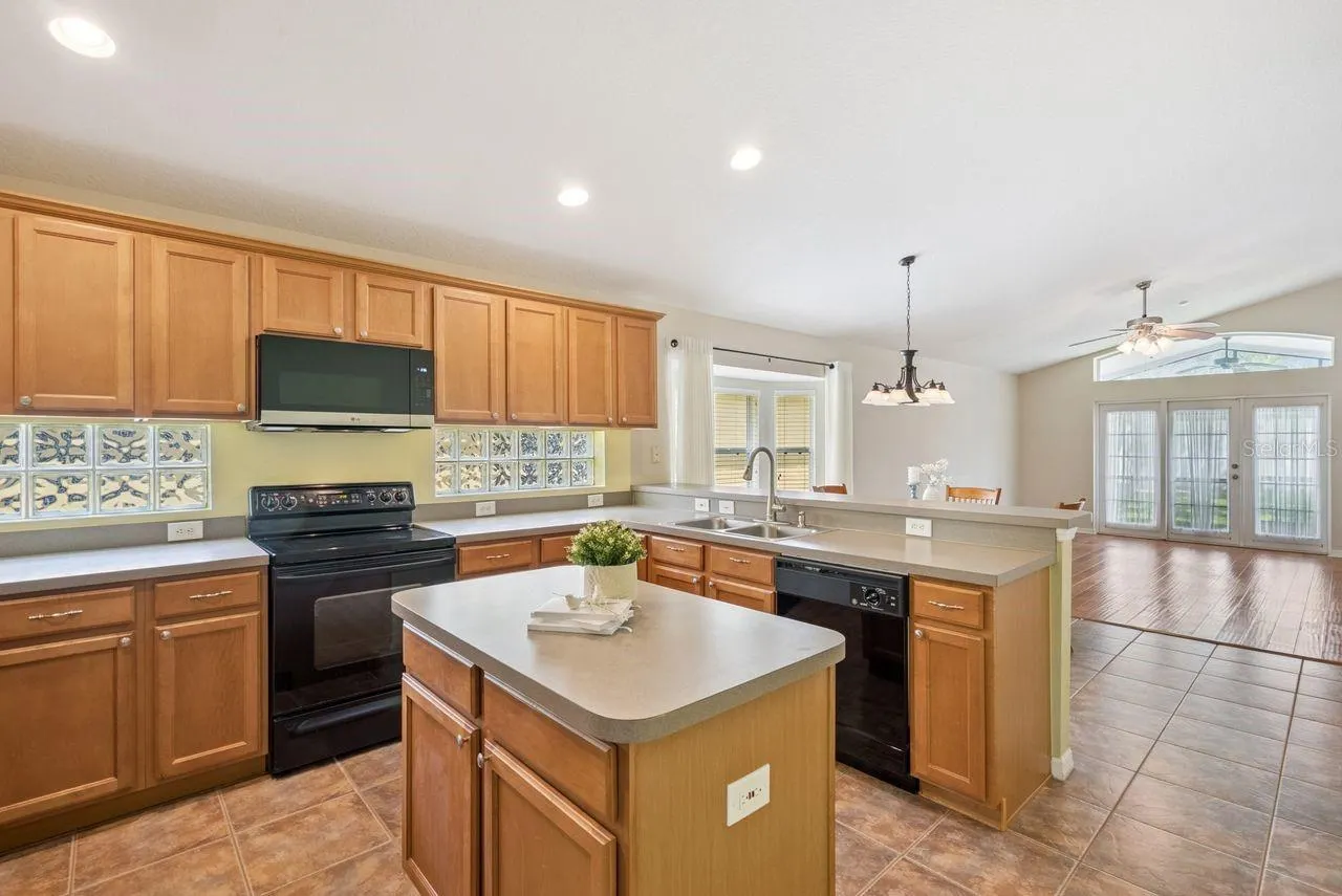 5345 LOS PALMA VISTA DR