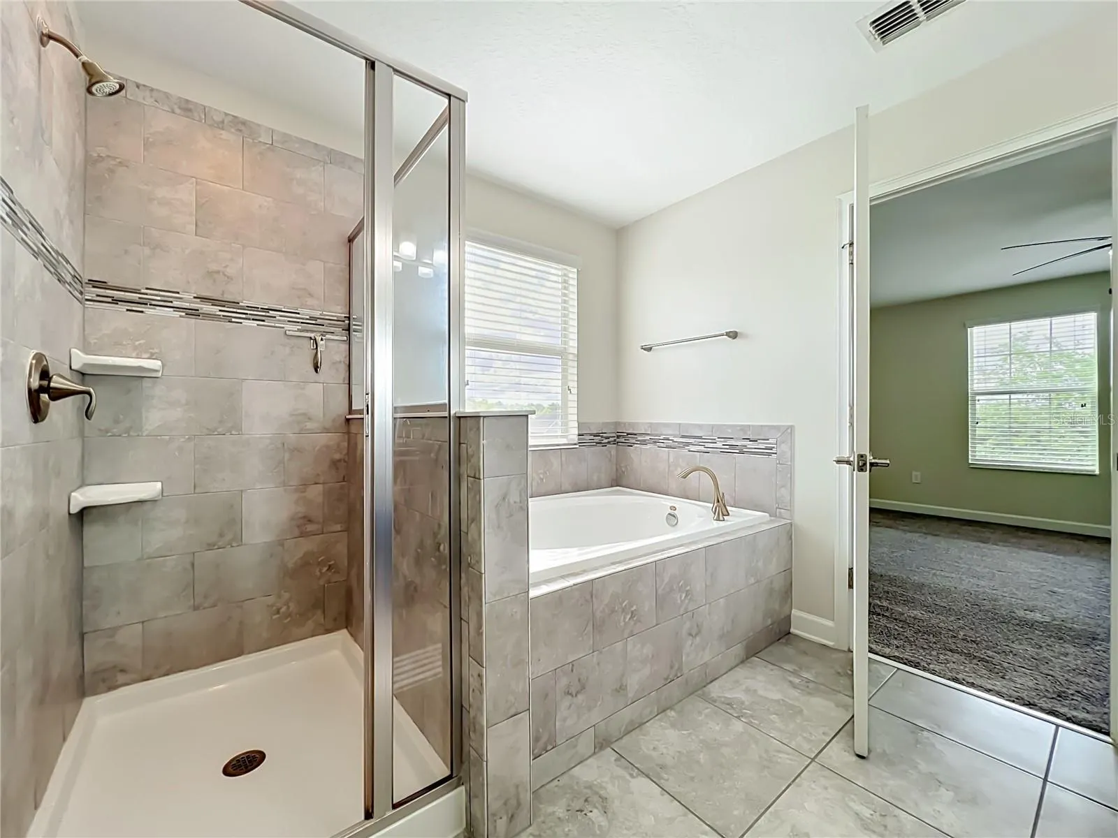 11143 SYCAMORE WOODS DR