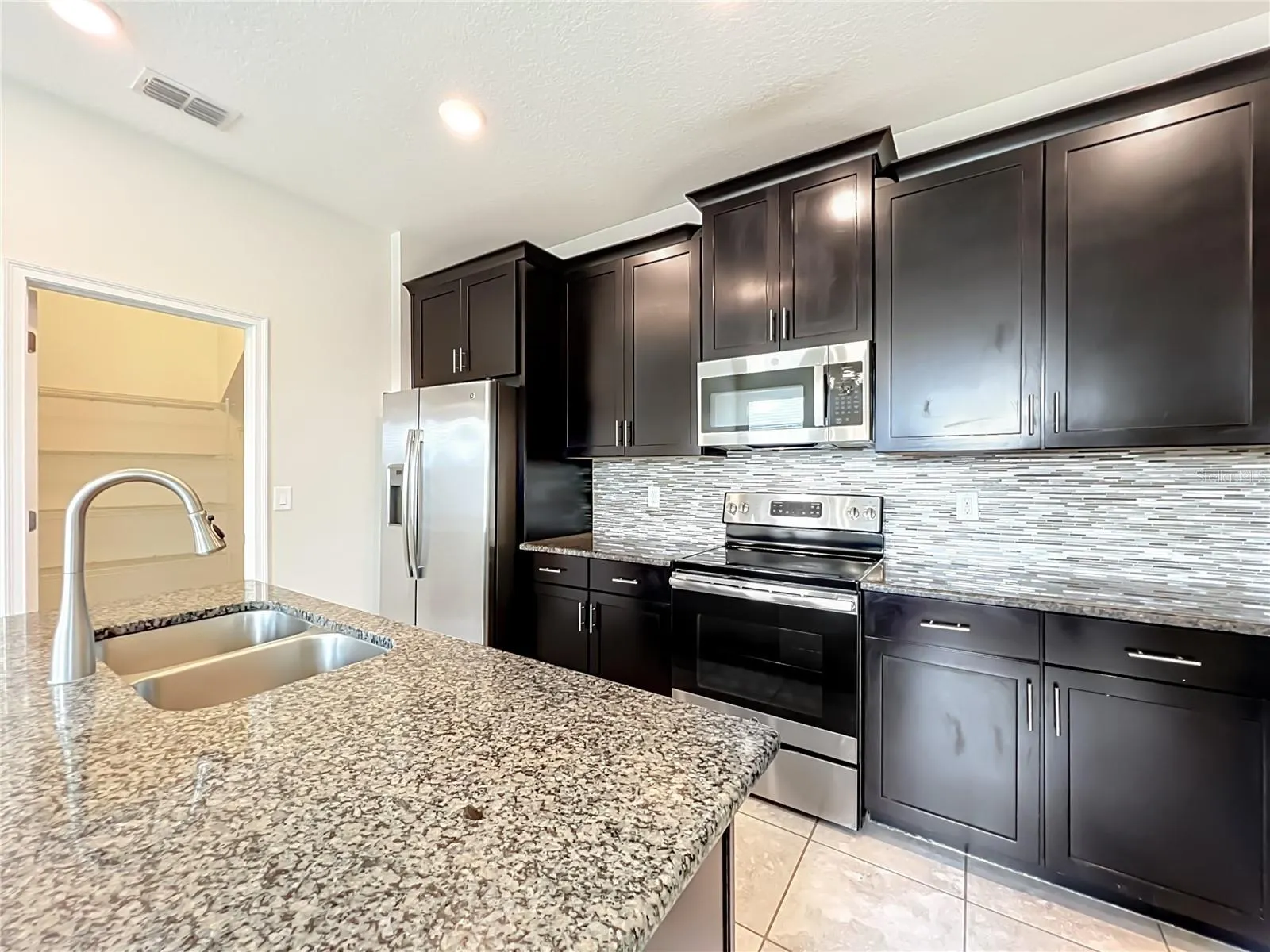11143 SYCAMORE WOODS DR