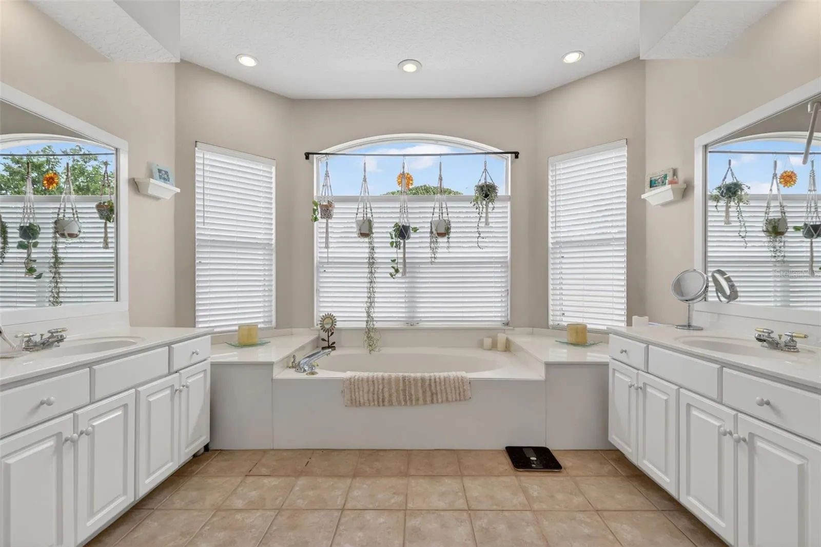 4552 LAKE CALABAY DR