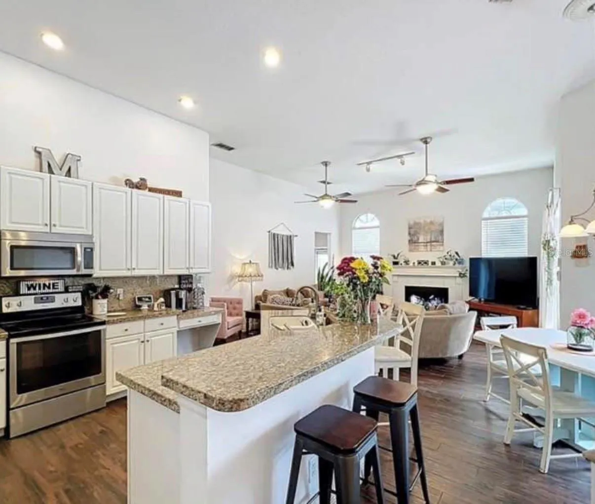 4552 LAKE CALABAY DR
