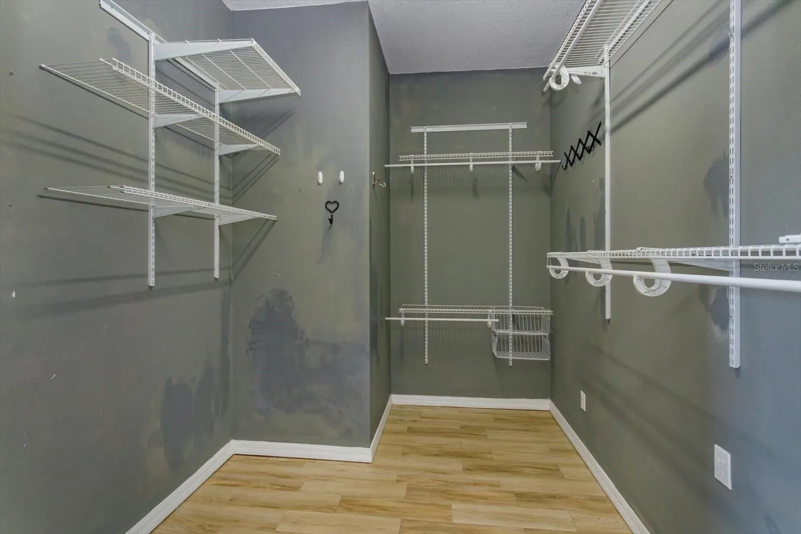 13236 LUXBURY LOOP