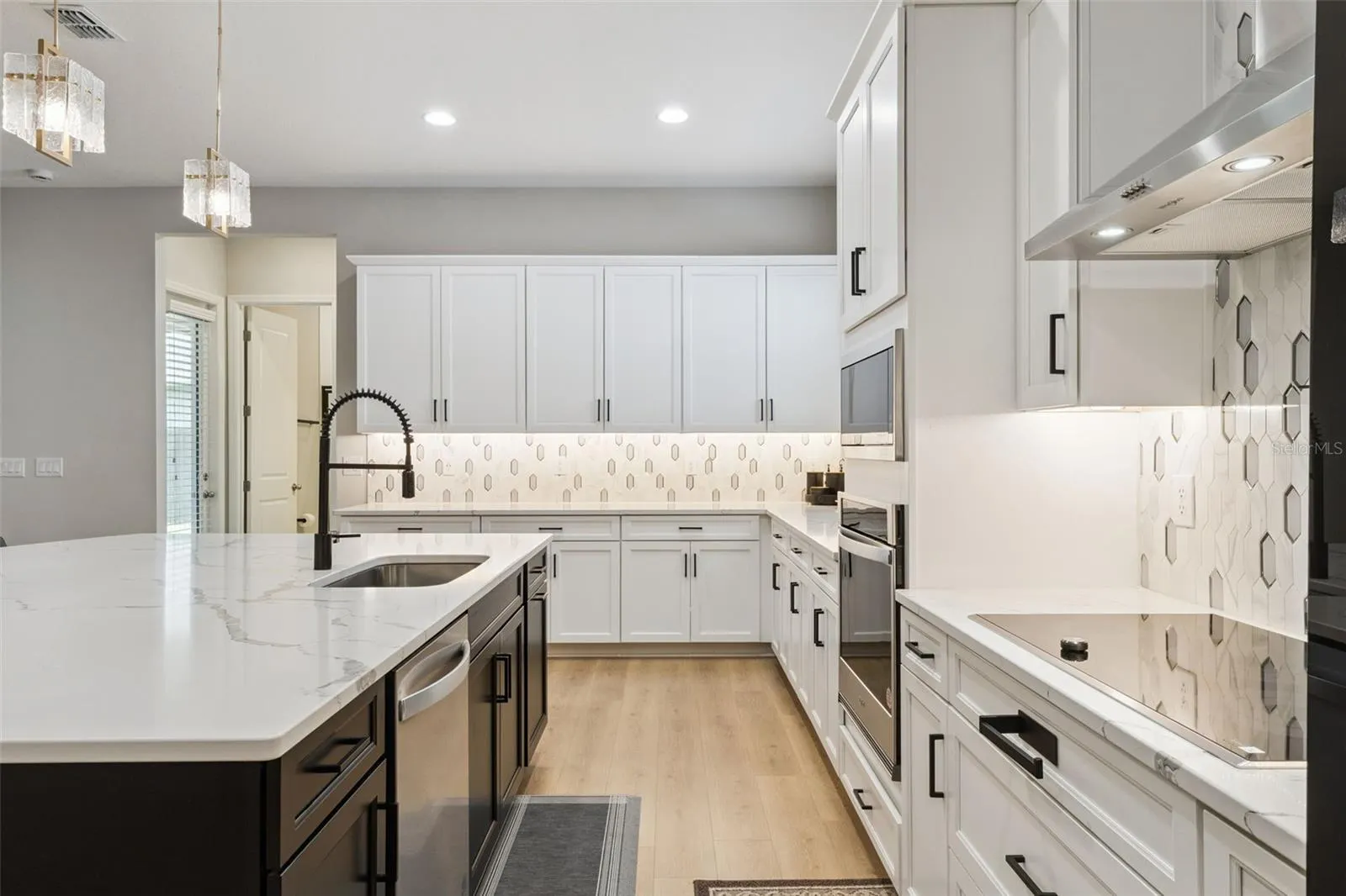 19053 BLUELEAF ST