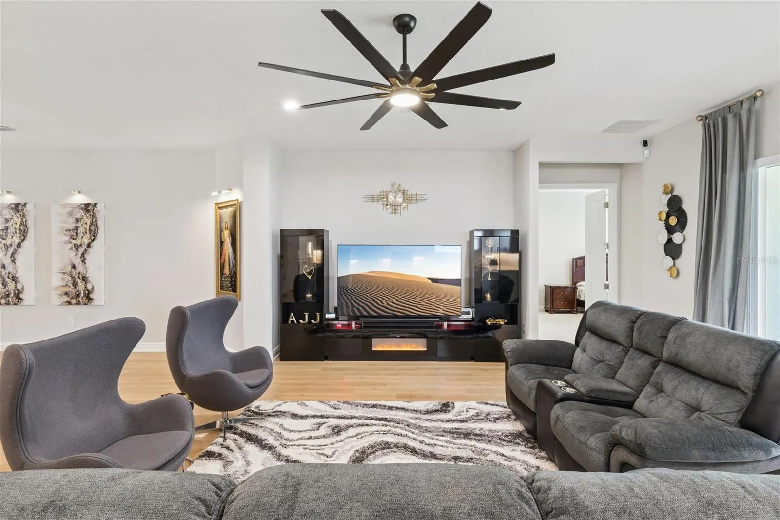 19053 BLUELEAF ST