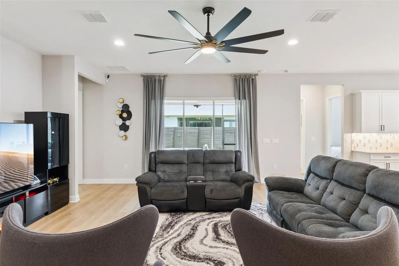 19053 BLUELEAF ST