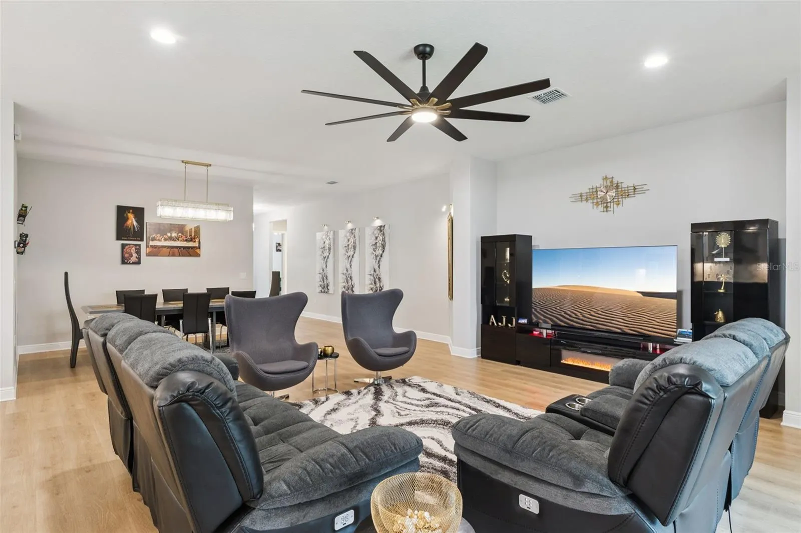 19053 BLUELEAF ST