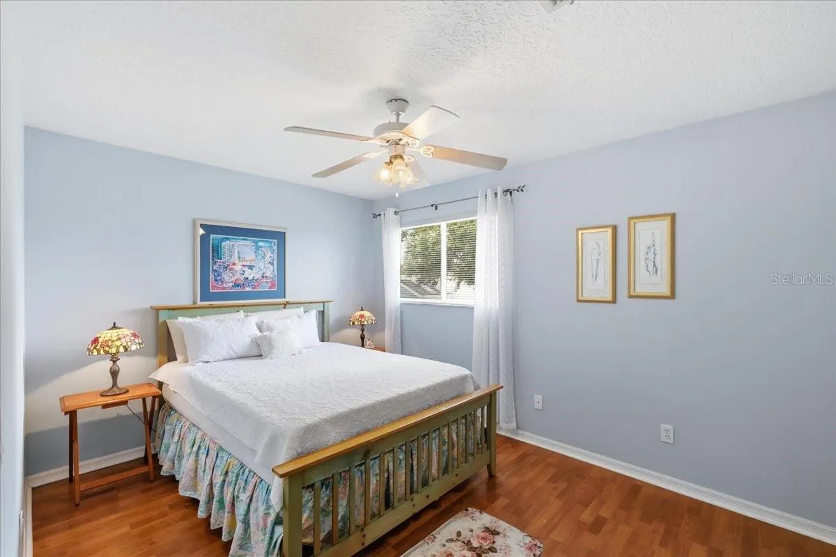 5011 CORTO DR