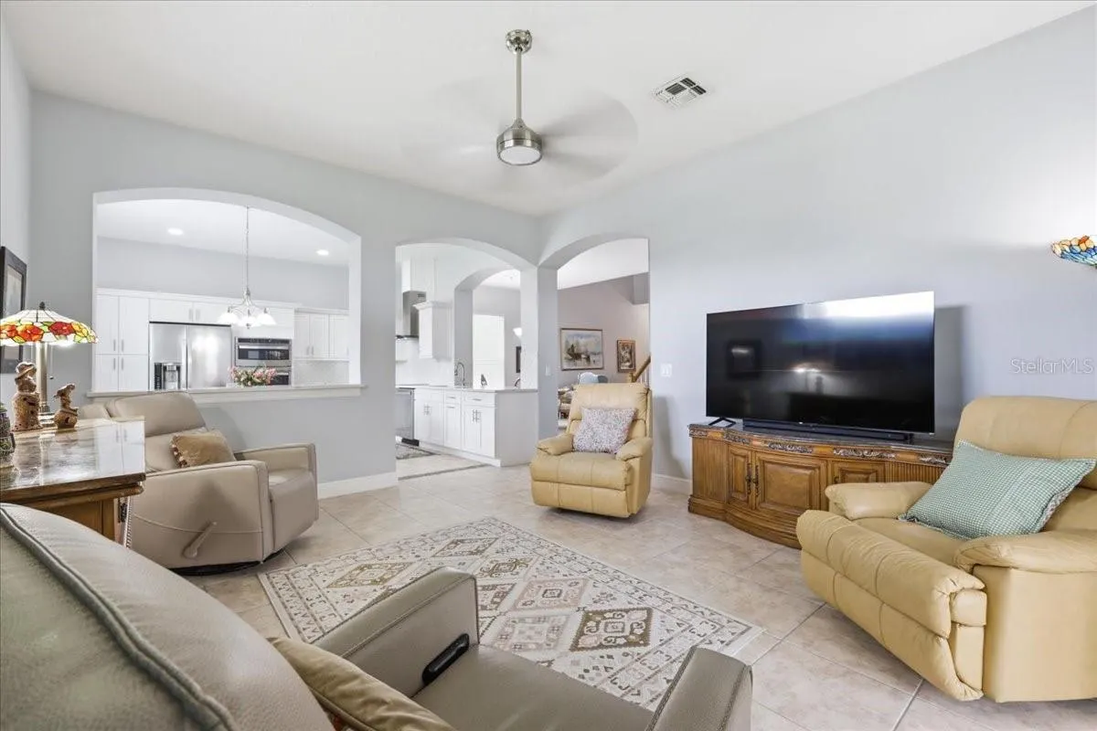 5011 CORTO DR