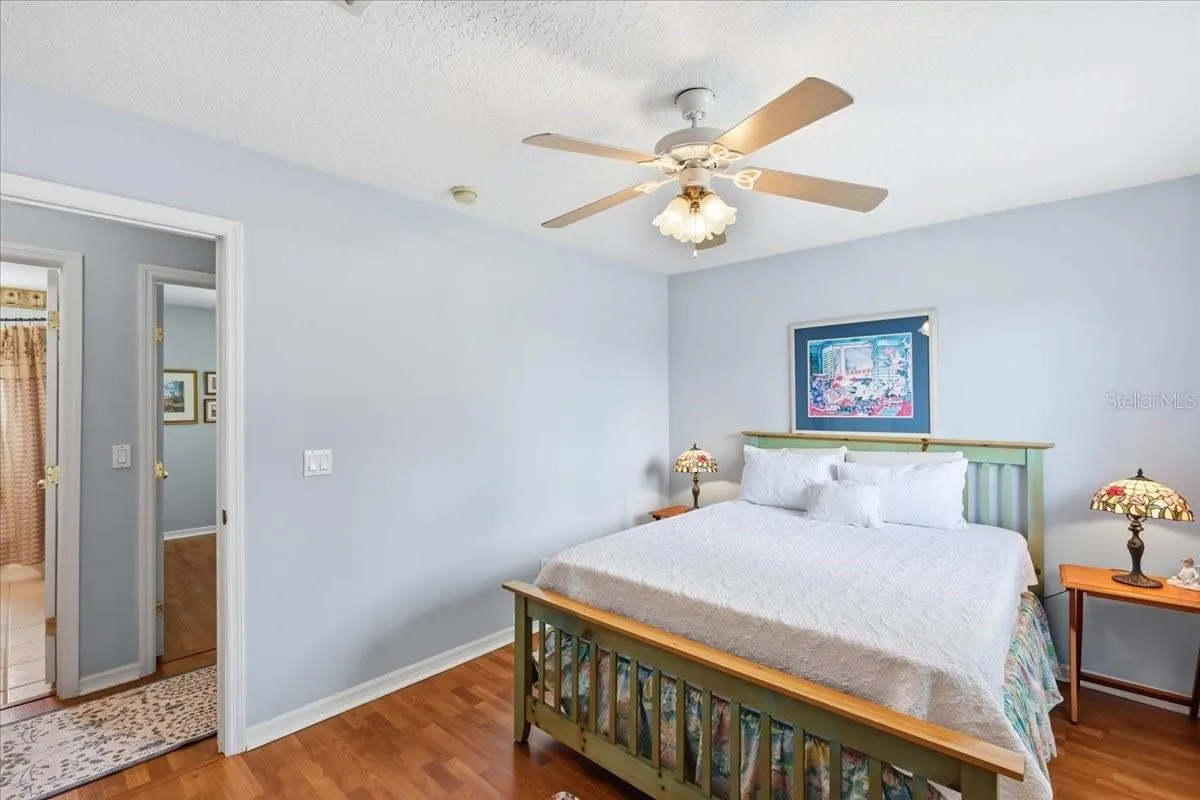 5011 CORTO DR