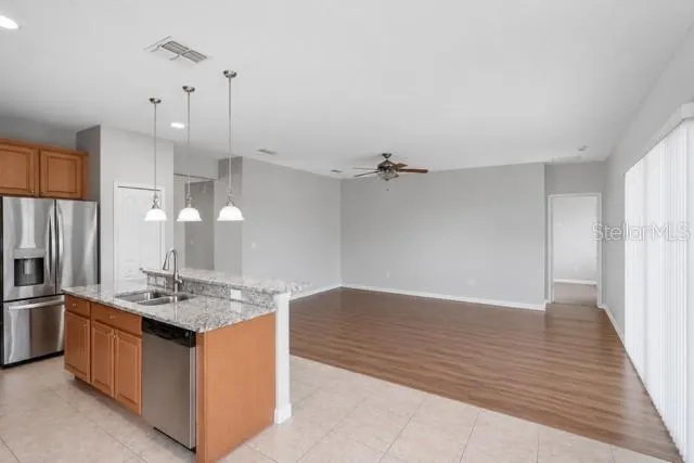 2317 CROSSTON CIR