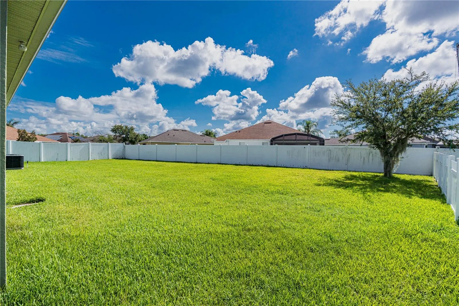 2317 CROSSTON CIR