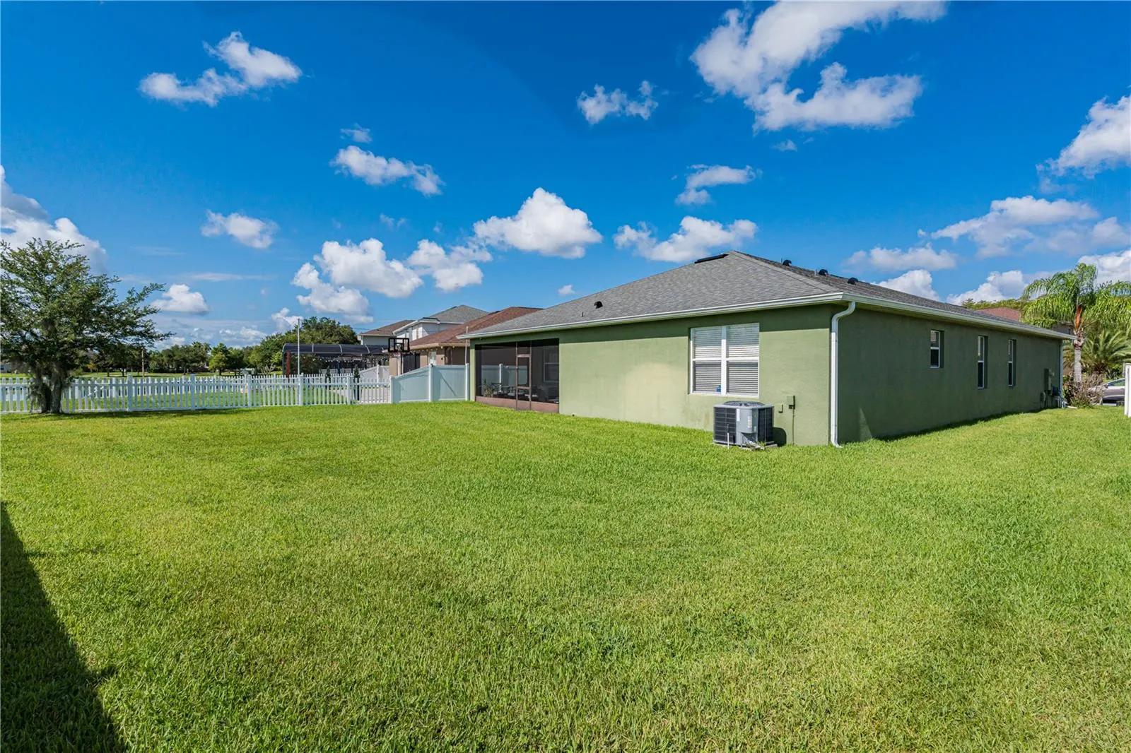 2317 CROSSTON CIR
