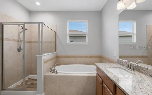 2317 CROSSTON CIR