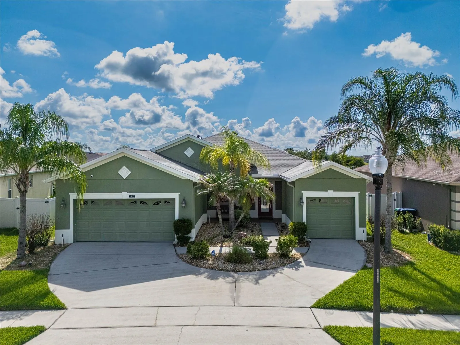 2317 CROSSTON CIR