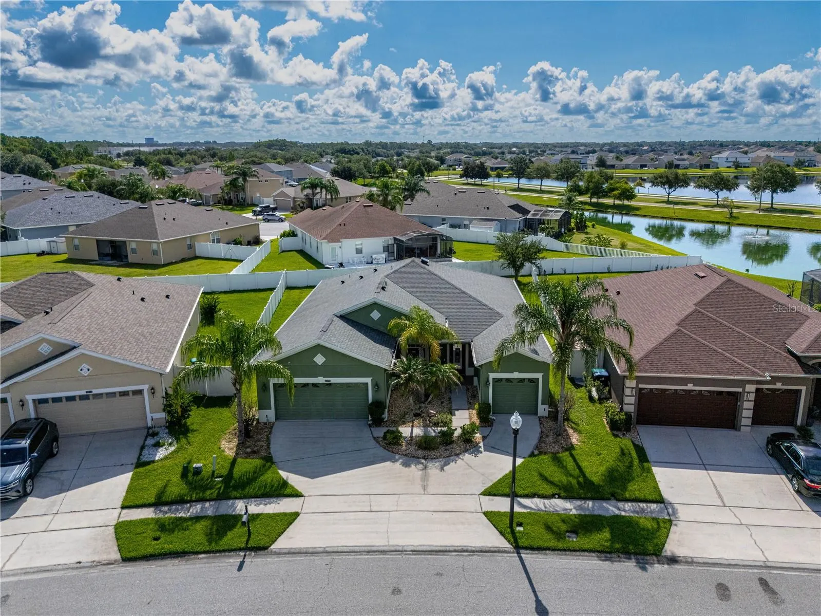 2317 CROSSTON CIR