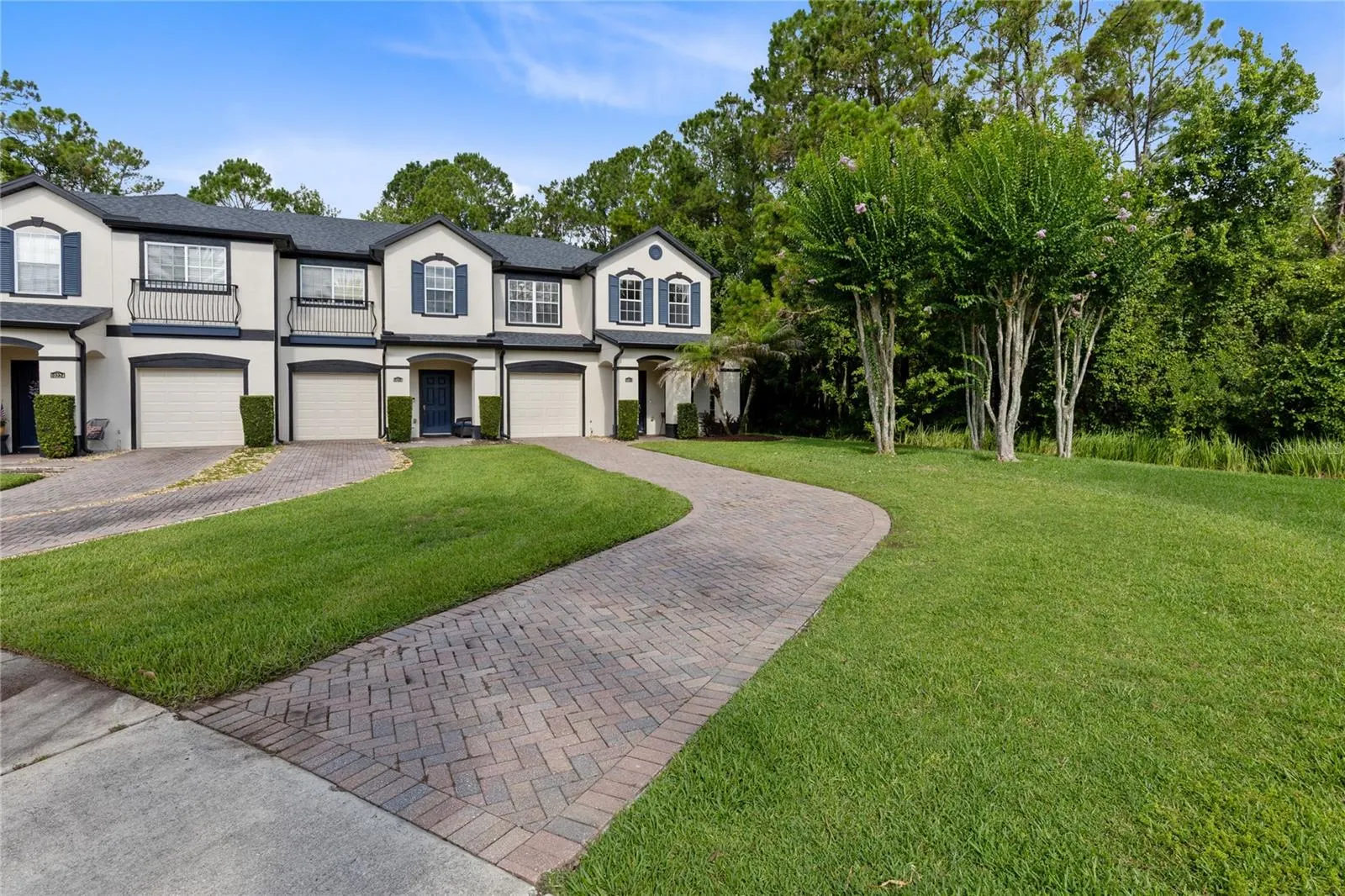 10212 PARK COMMONS DR