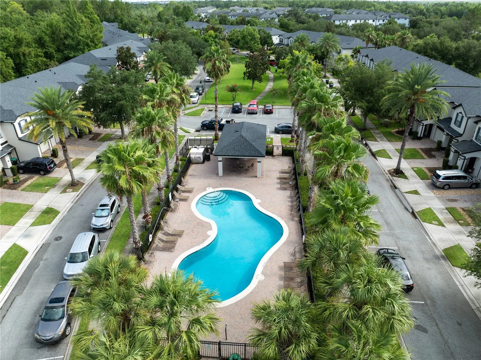 10212 PARK COMMONS DR