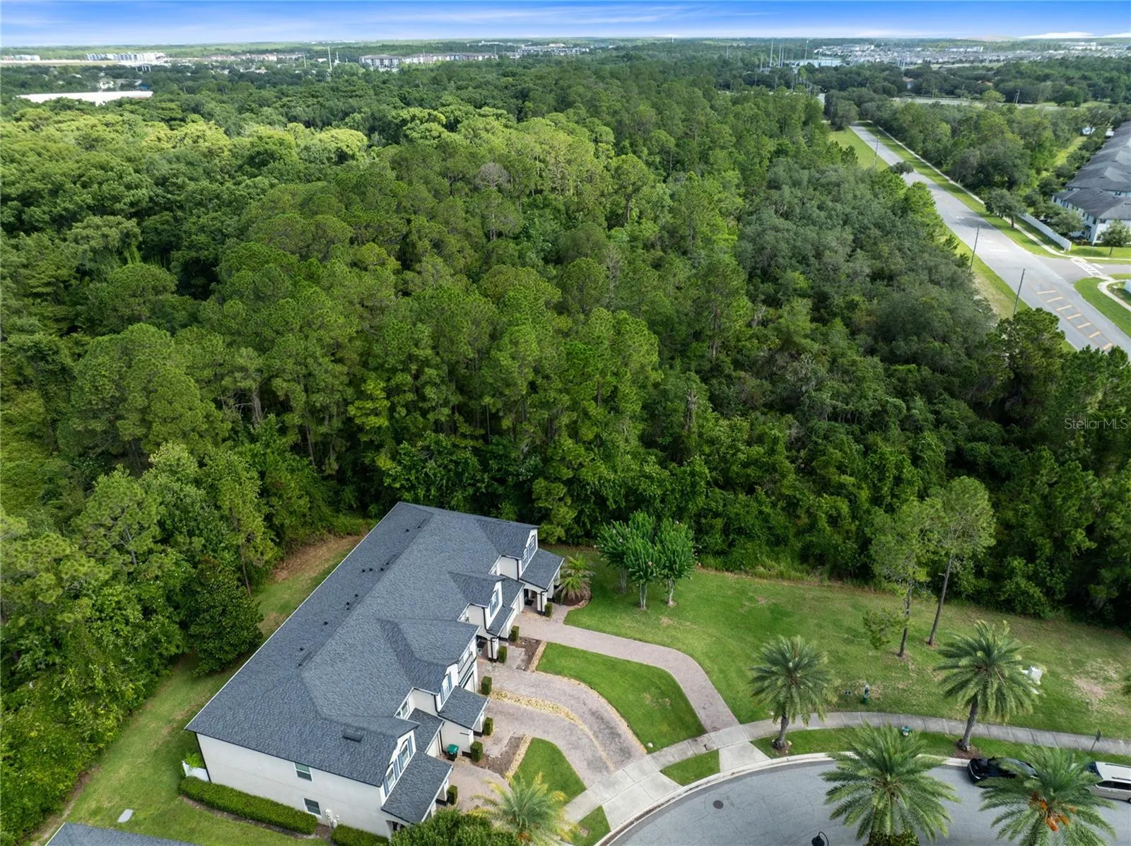10212 PARK COMMONS DR