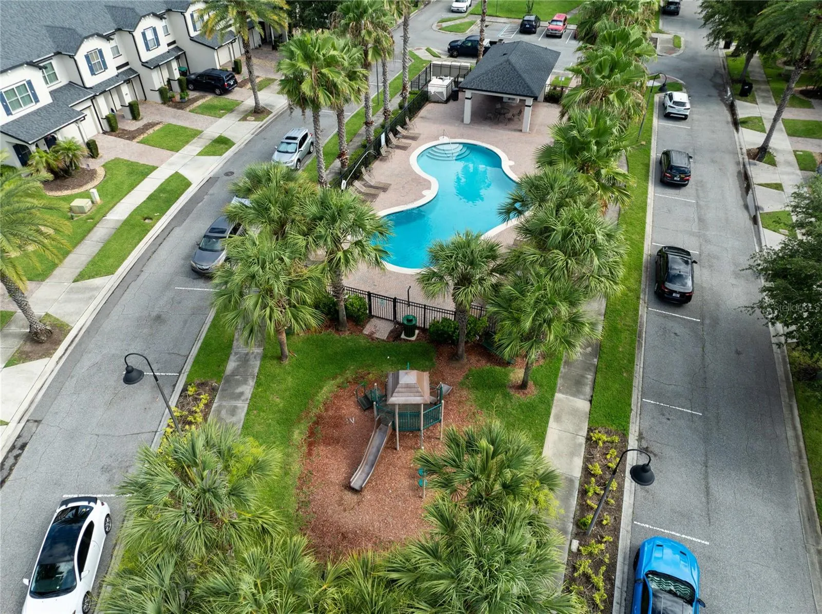 10212 PARK COMMONS DR