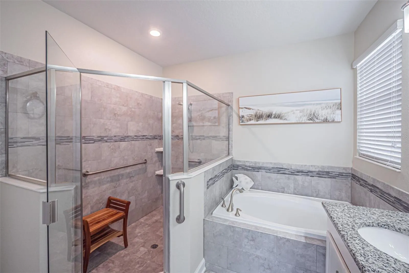 10174 LOVEGRASS LN