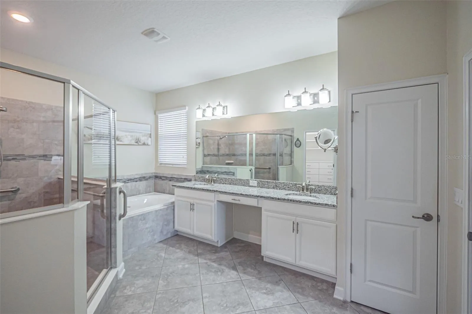 10174 LOVEGRASS LN