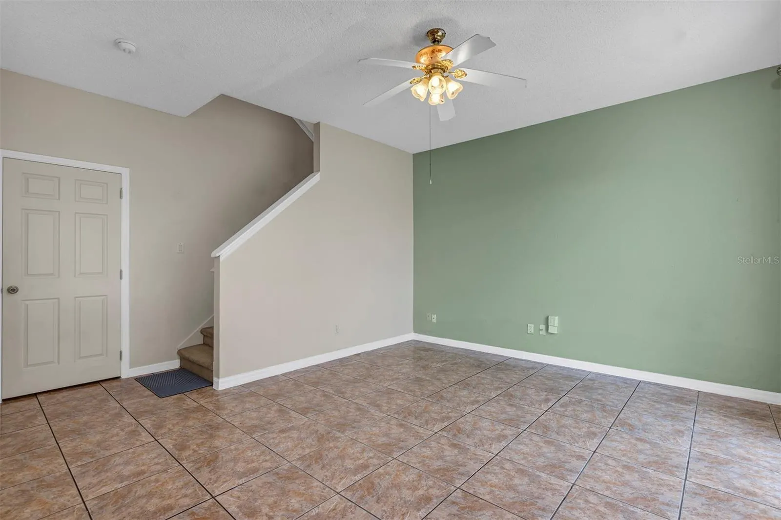 4921 CASA VISTA DR