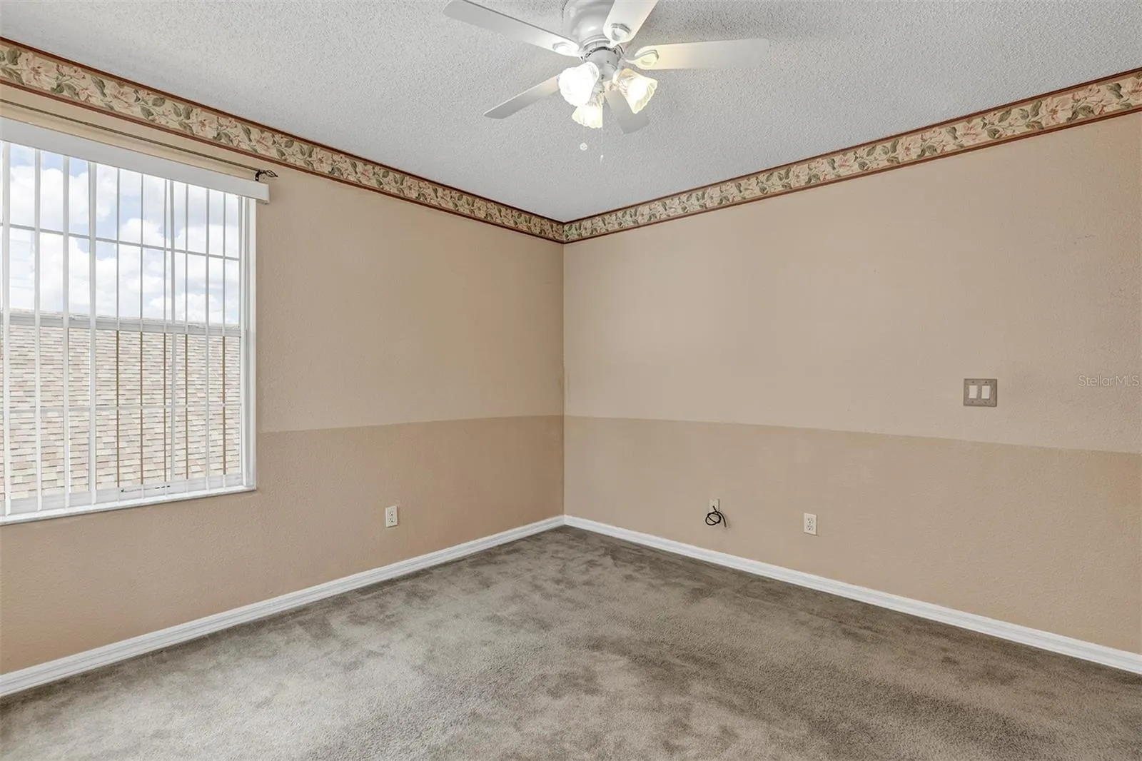 4921 CASA VISTA DR
