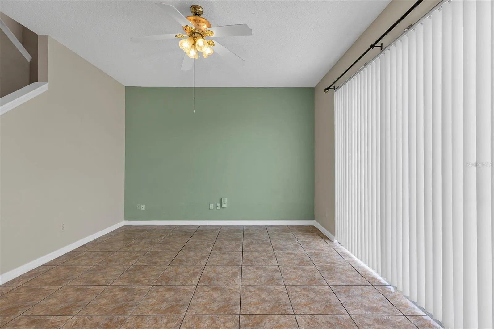 4921 CASA VISTA DR