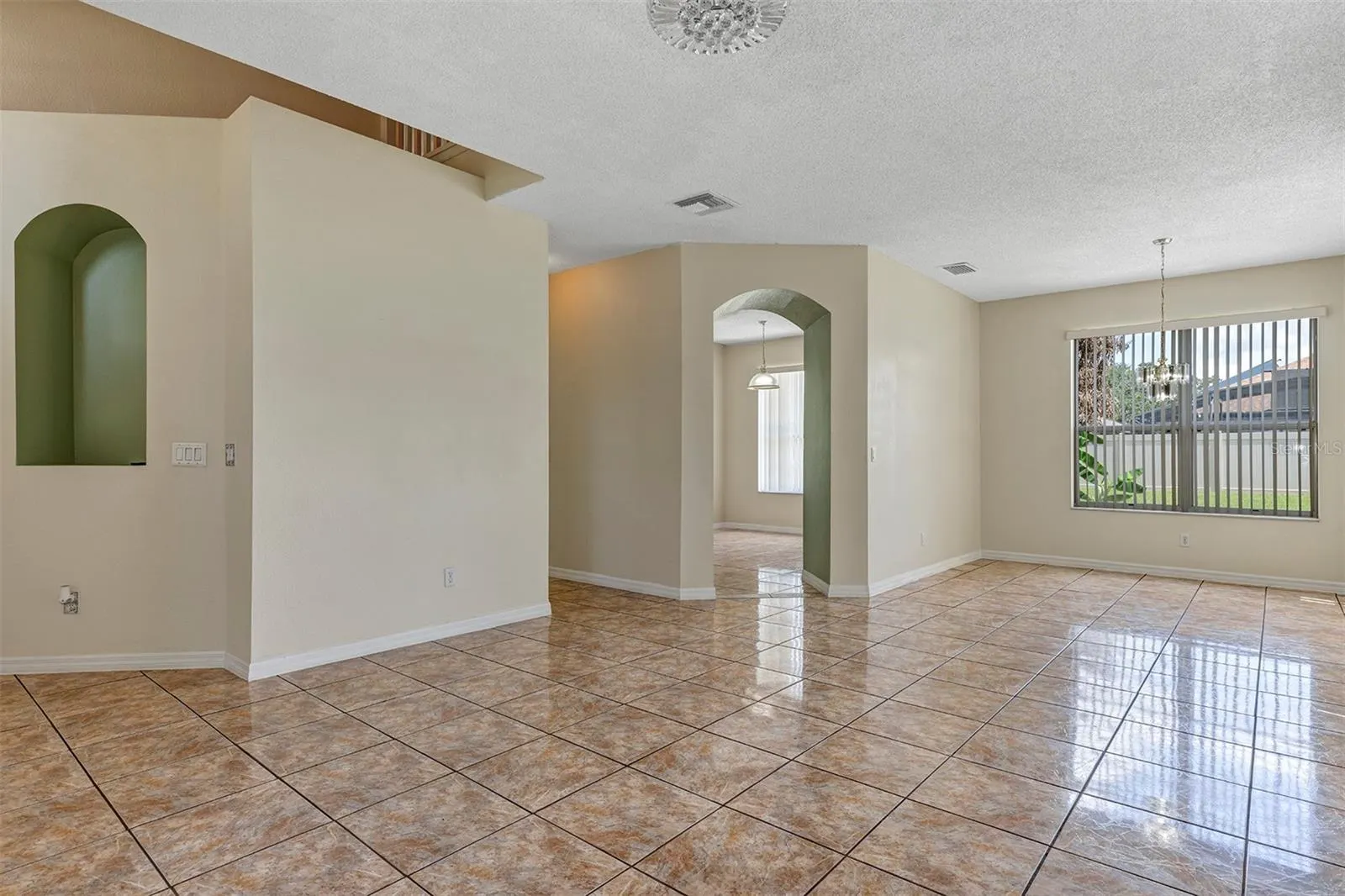 4921 CASA VISTA DR